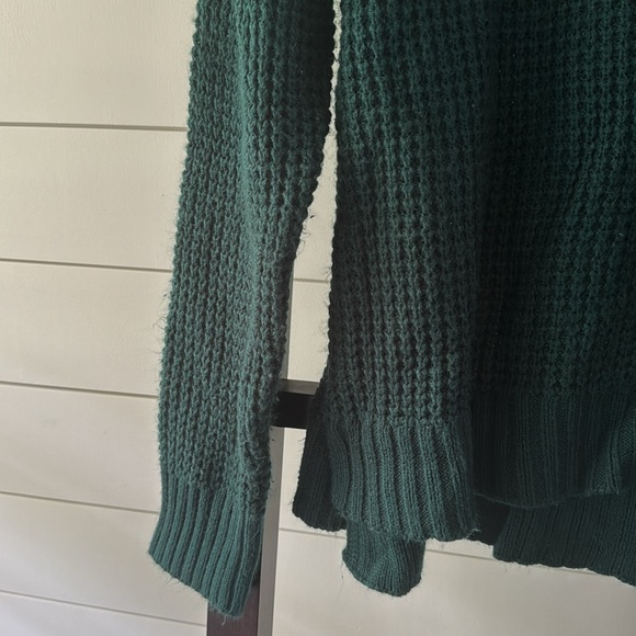 SO Sweater - Picture 3 of 4